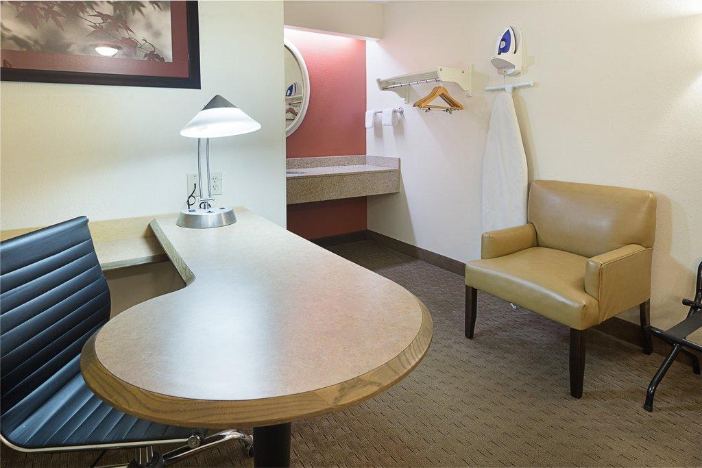 Red Roof Inn Lansing West - Msu מראה חיצוני תמונה