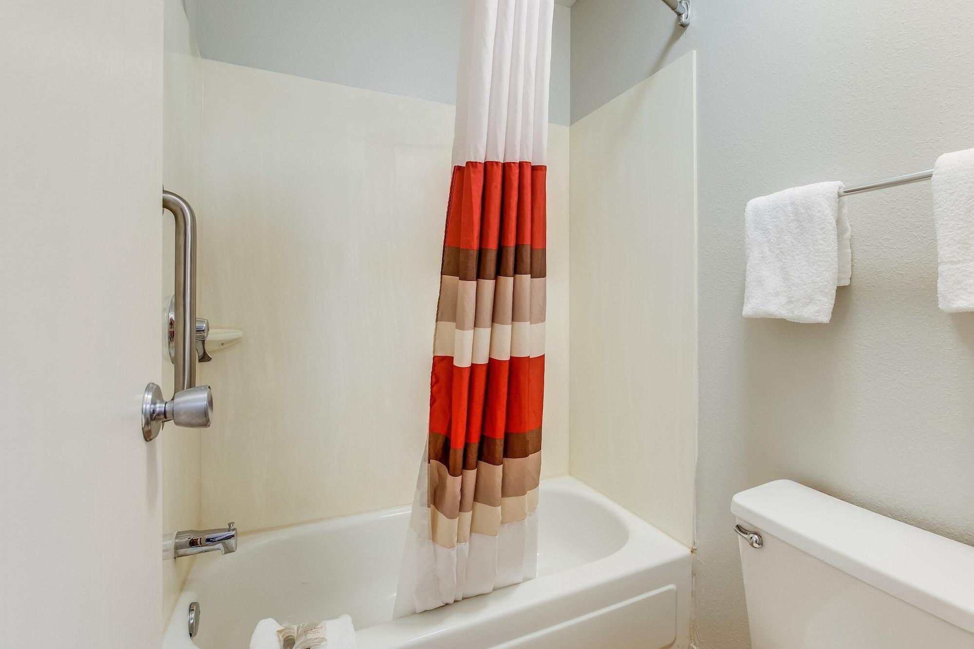 Red Roof Inn Lansing West - Msu מראה חיצוני תמונה