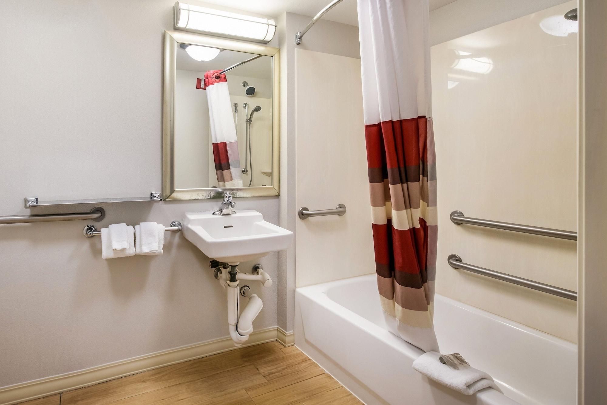 Red Roof Inn Lansing West - Msu מראה חיצוני תמונה
