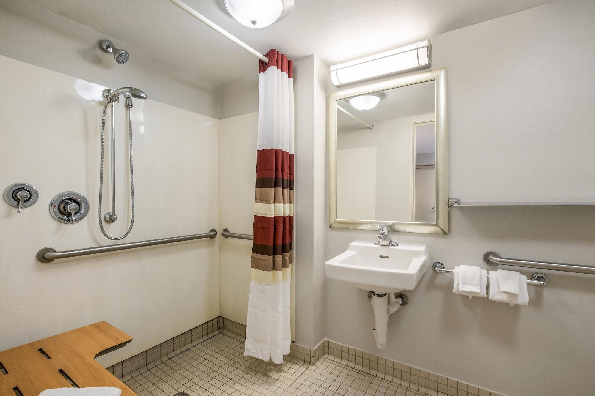 Red Roof Inn Lansing West - Msu מראה חיצוני תמונה